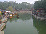 Suzhou-Straße im Neuen Sommerpalast, Nachbildung von Suzhou, für die Mutter eines Kaisers,  die nicht mehr mitreisen konnte